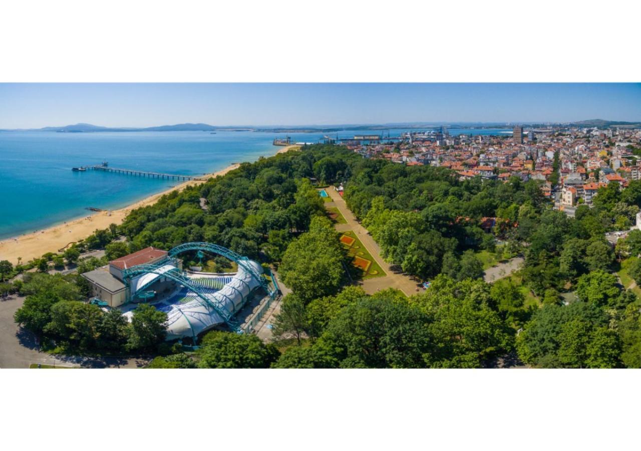Luxury Apartment On The First Line To The Sea Burgas Extérieur photo